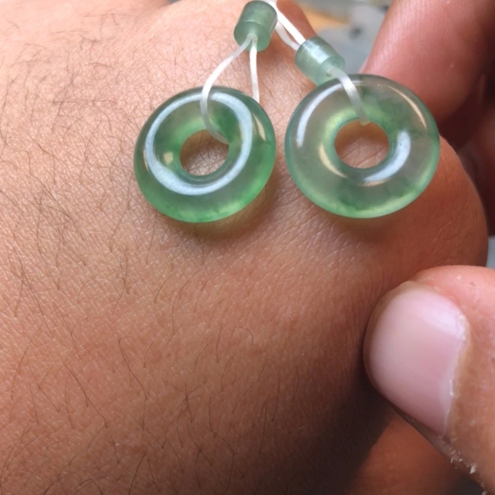 定制翡翠未镶嵌挂件