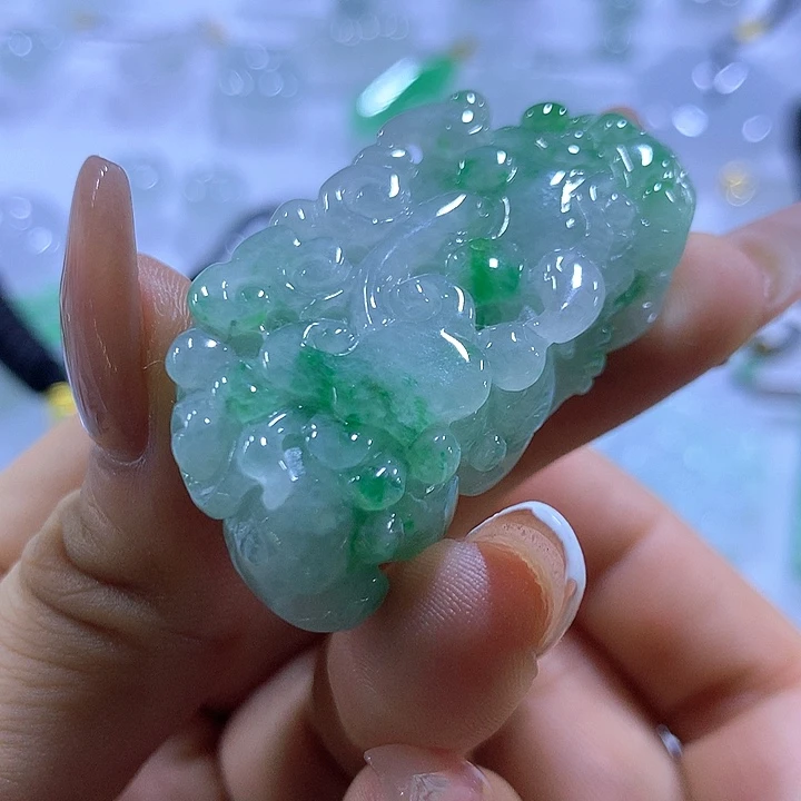 翡翠未镶嵌颈饰天然翡翠A货吊坠