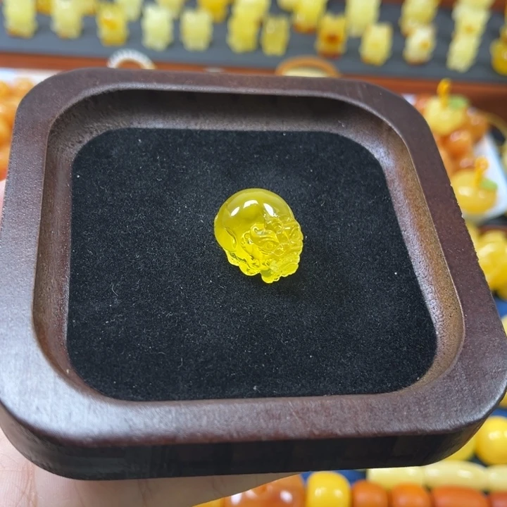 琥珀未镶嵌裸石卡21加精工小貔貅