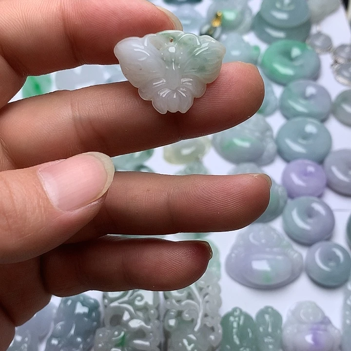 翡翠未镶嵌颈饰天然翡翠