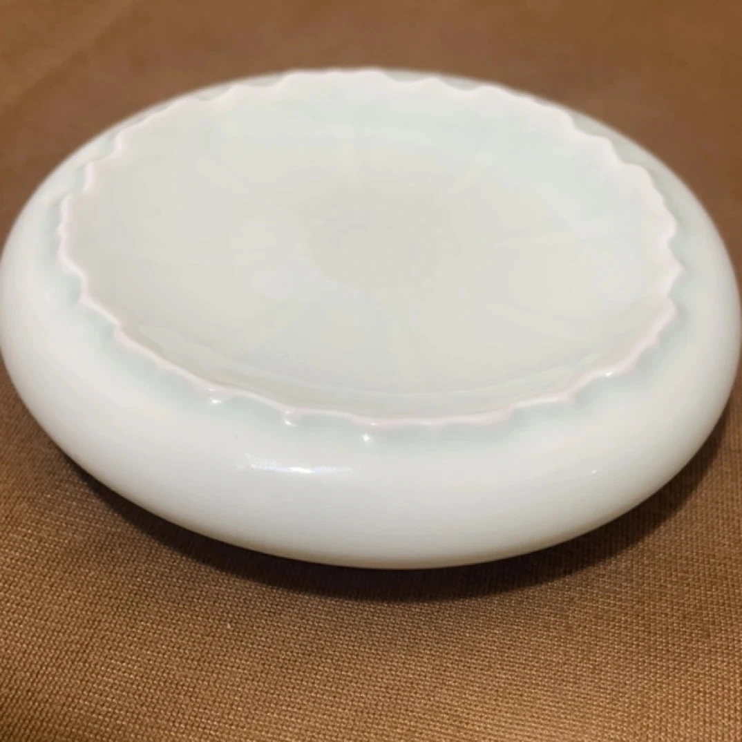 莲花雕刻垫盘（影青）