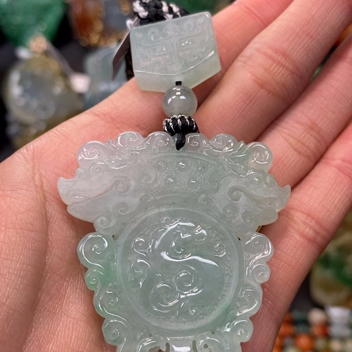 翡翠未镶嵌颈饰缅甸天然翡翠A货