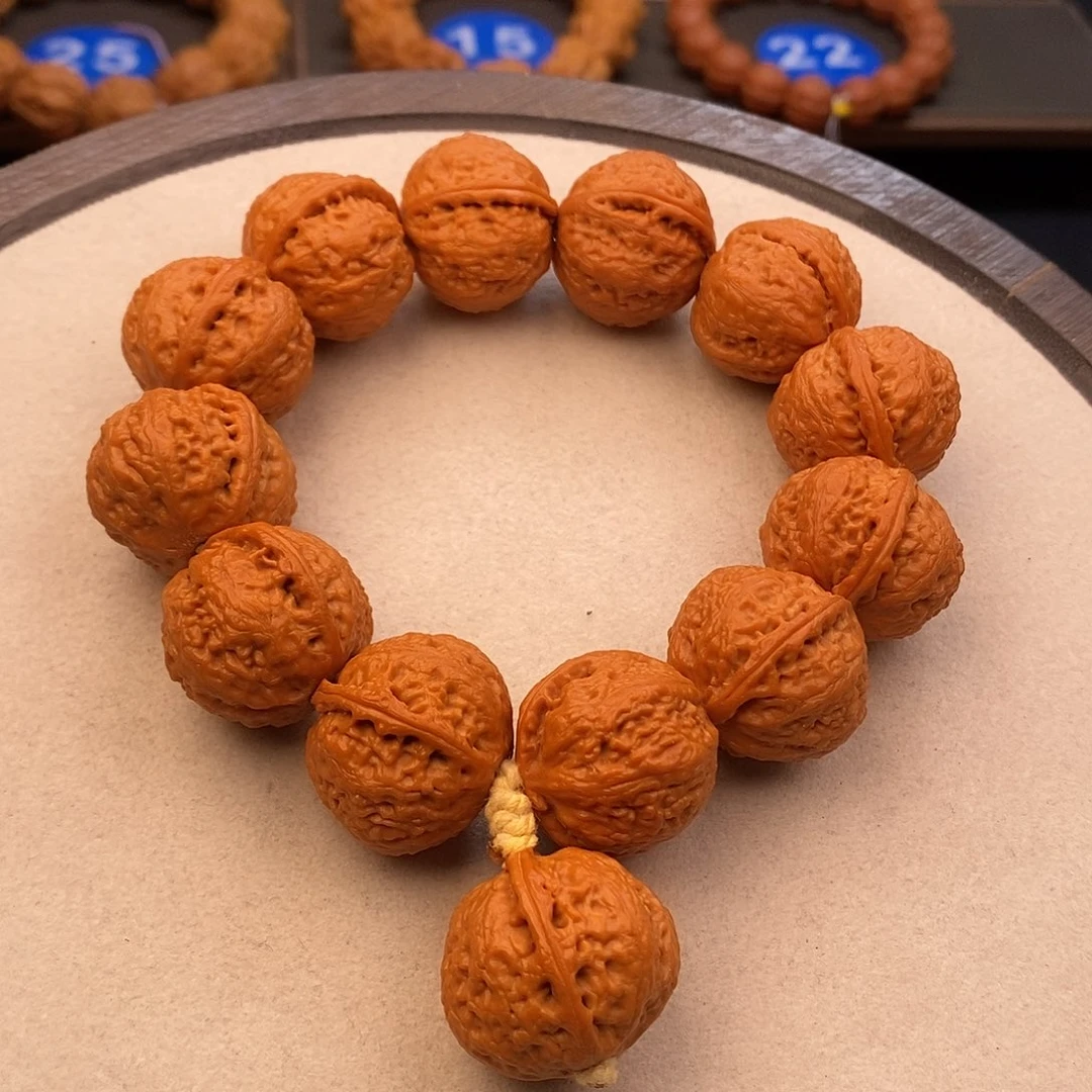 文玩核桃手串灯笼球