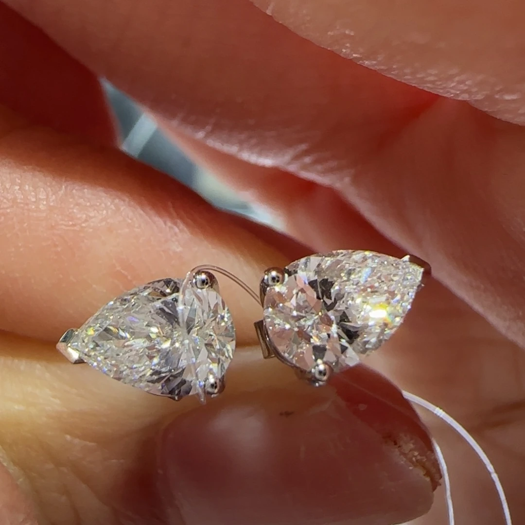 实验室培育钻石18K金镶嵌水滴耳钉