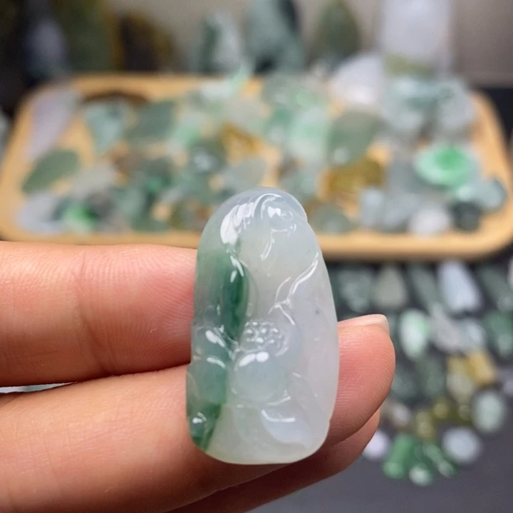 颈饰未镶嵌翡翠莲花
