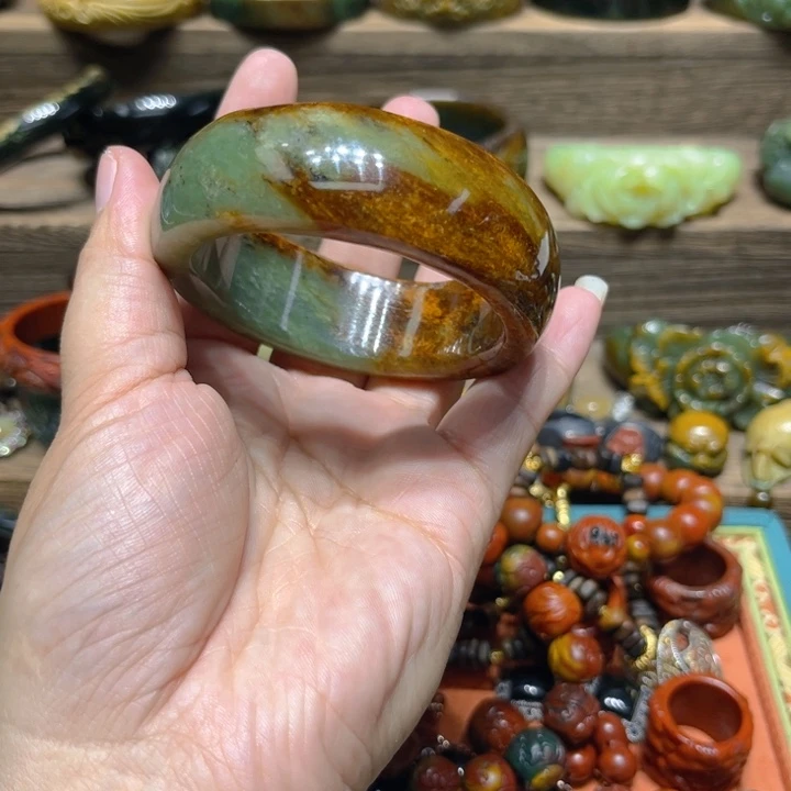 英***英岫岩河磨玉（透闪石质玉）未镶嵌手镯