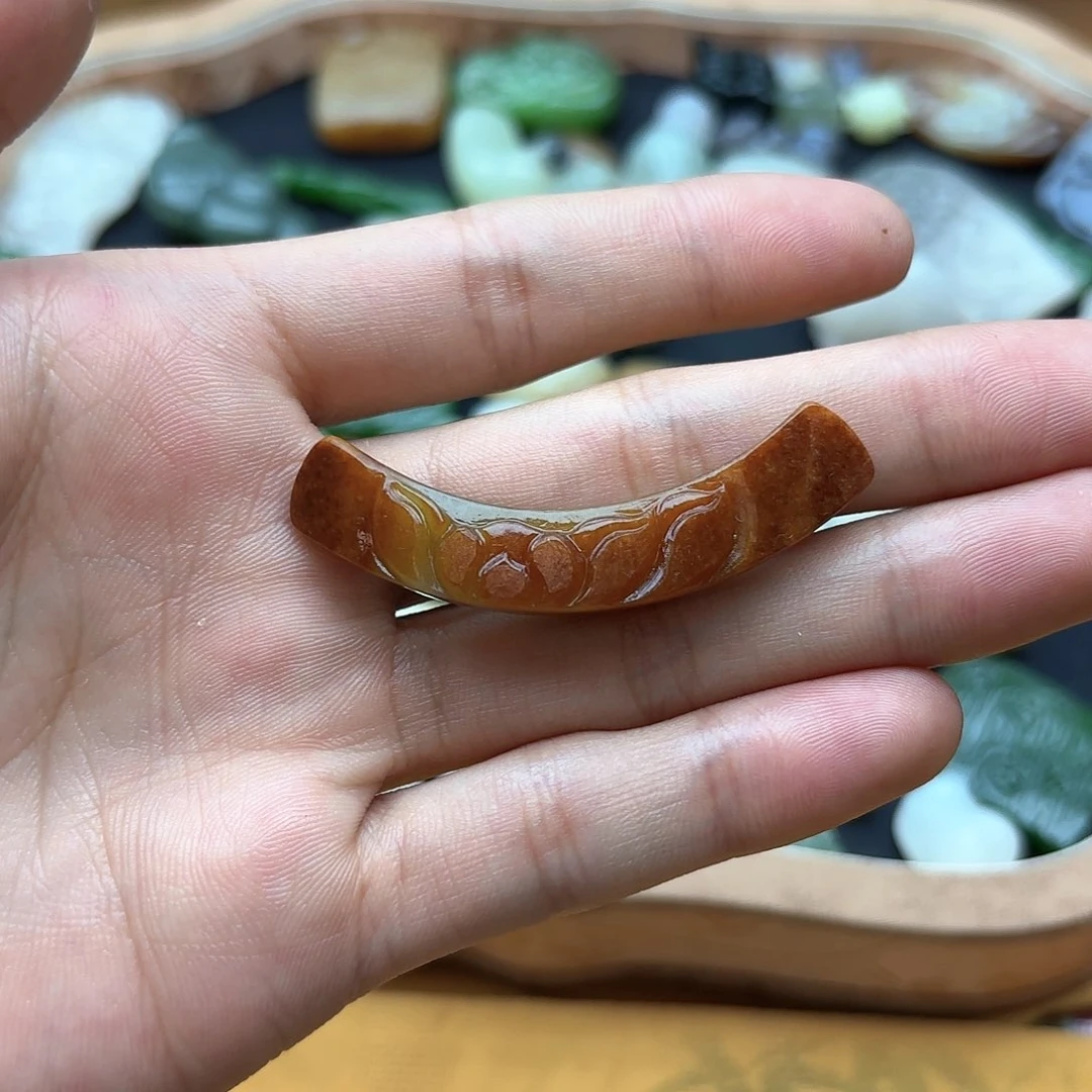 和田玉颈饰未镶嵌怀*