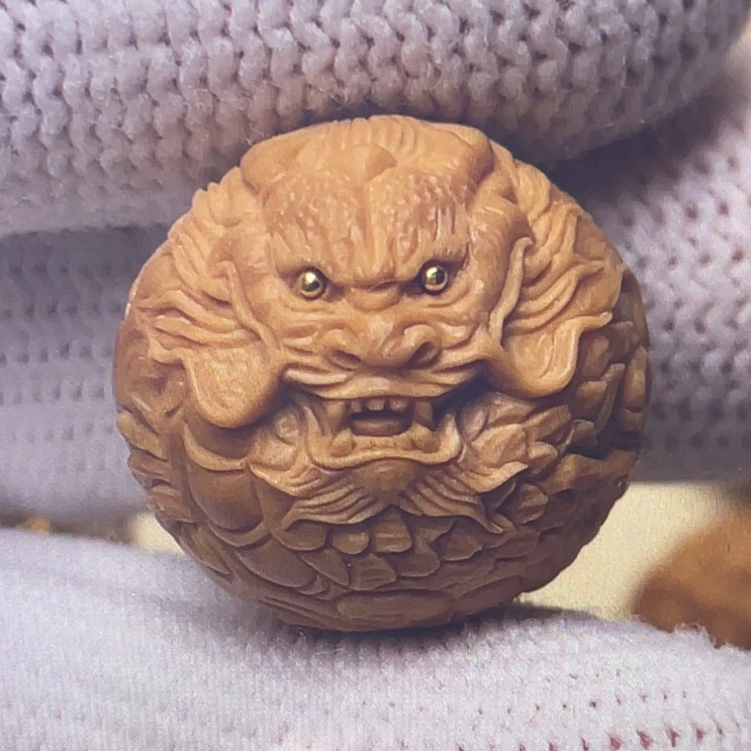 猴头核桃吊坠龙珠镶嵌金眼18.8