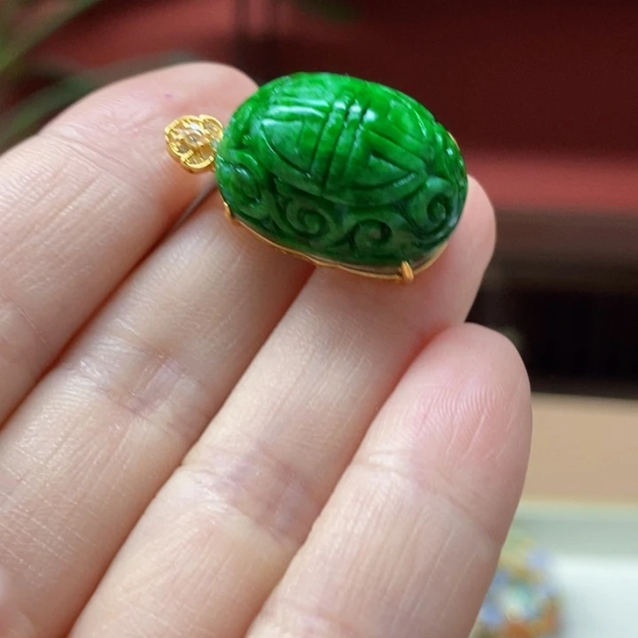 翡翠未镶嵌颈饰吊坠