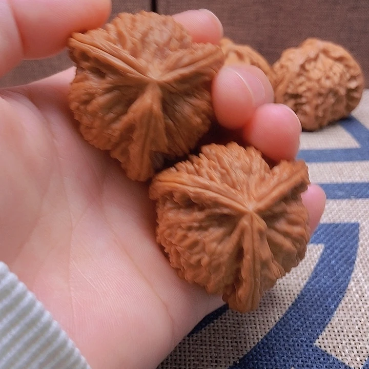 吊坠文玩核桃y*?三棱