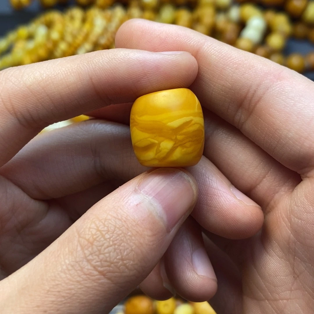 蜜蜡未镶嵌珠宝奇石