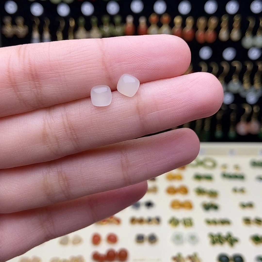 Z***u和田玉银S925镶嵌耳饰