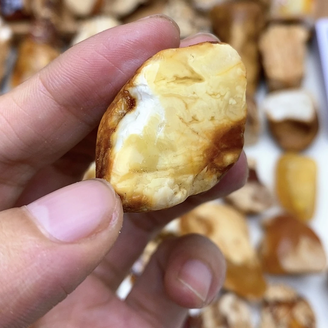 定制蜜蜡未镶嵌李*呈裸石