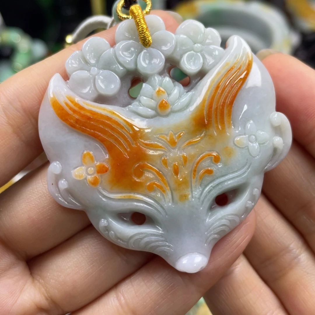 翡翠未镶嵌颈饰牌子