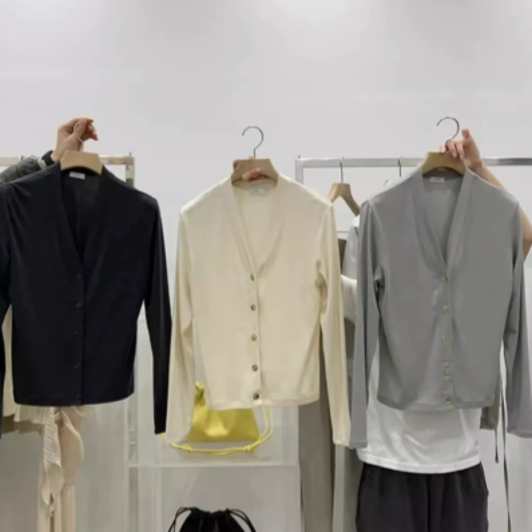 现~韩国东大门代ARVE女2025春季简约V领纯色百搭系扣开衫短外套