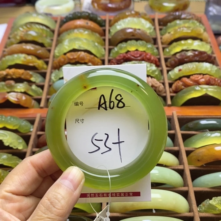 未镶嵌蛇纹石玉手镯