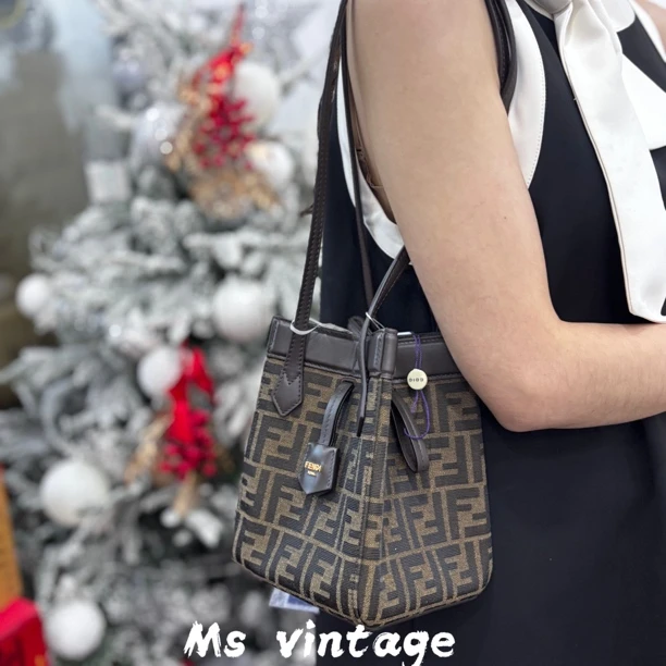 99新 FENDI/芬迪 芬迪老花折纸包托特包