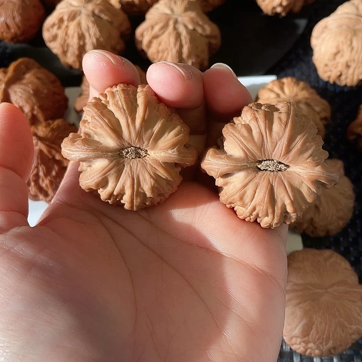 山***远吊坠文玩核桃白狮子