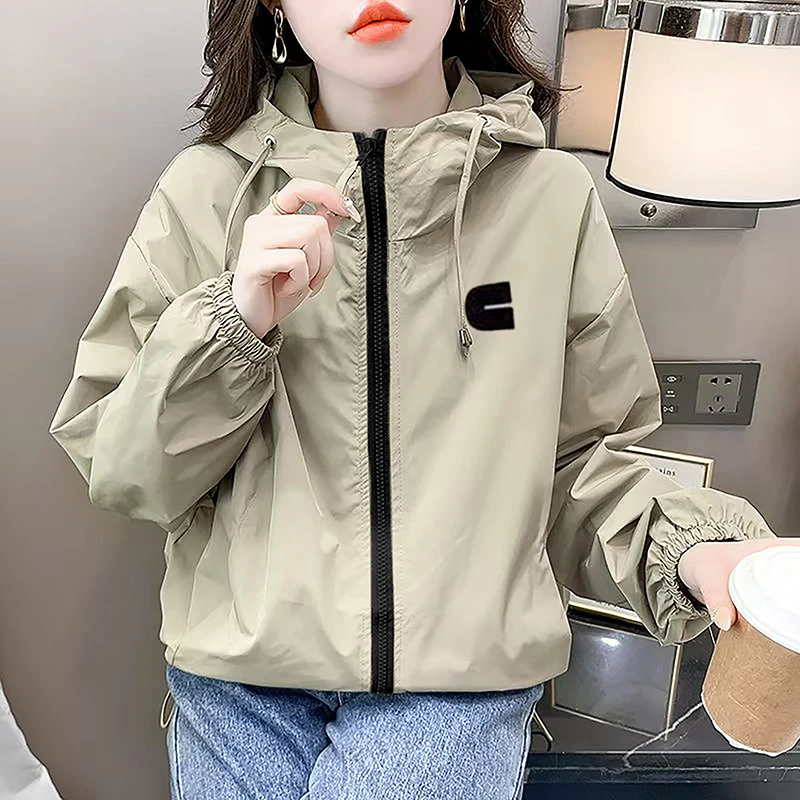 工装连帽冲锋衣外套女春季2025新款宽松显瘦百搭休闲夹克开衫上衣