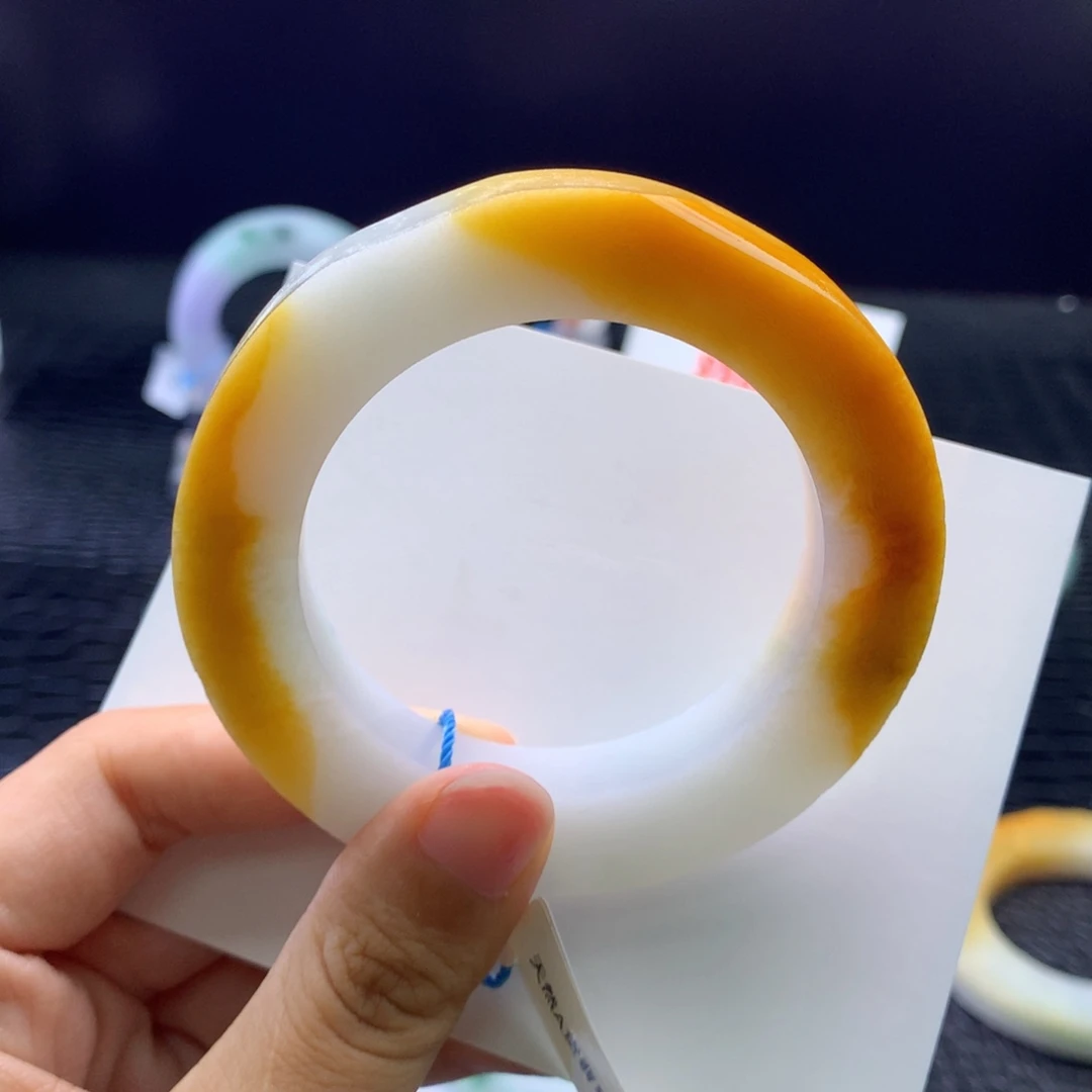 未镶嵌手镯定制翡翠