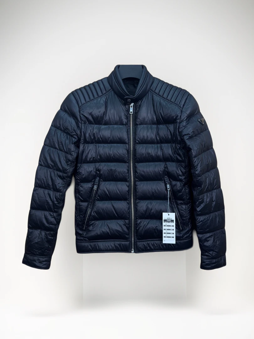 99新 Prada/普拉达 牛皮垫肩三角标羽绒服/46/99新/工价16800