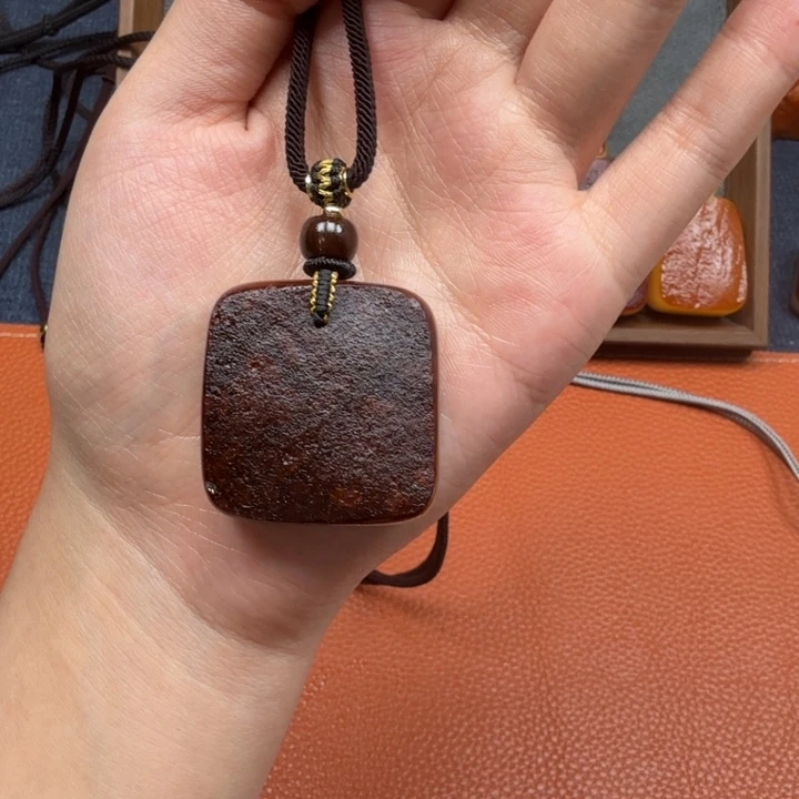 蜜蜡未镶嵌吊坠(赠链)