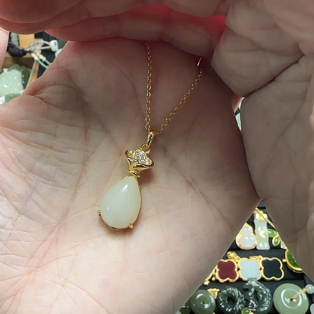 吊坠(赠链)银S925镶嵌和田玉