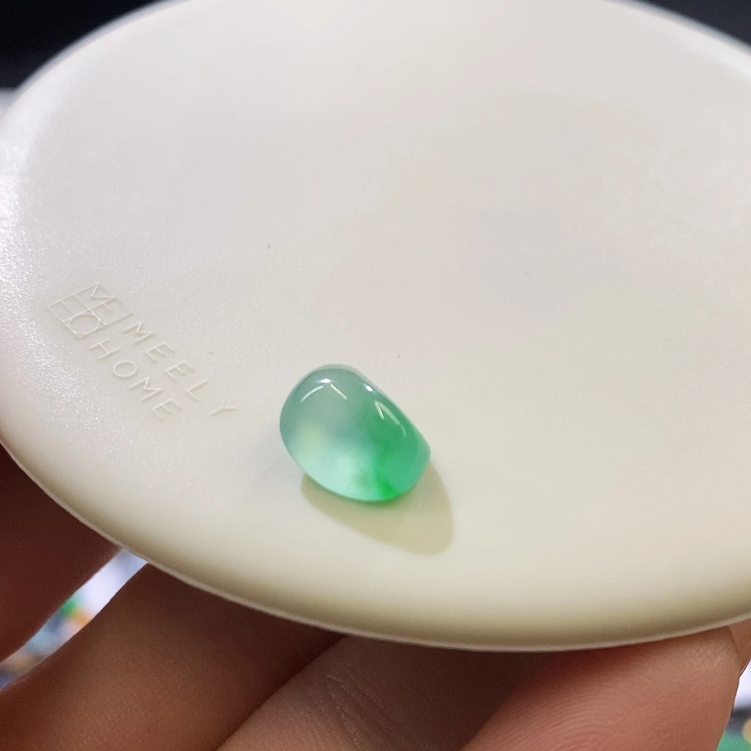 未镶嵌挂件翡翠裸石