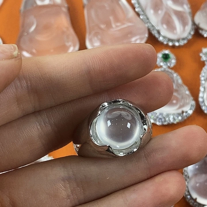 忘***交石英质玉未镶嵌颈饰