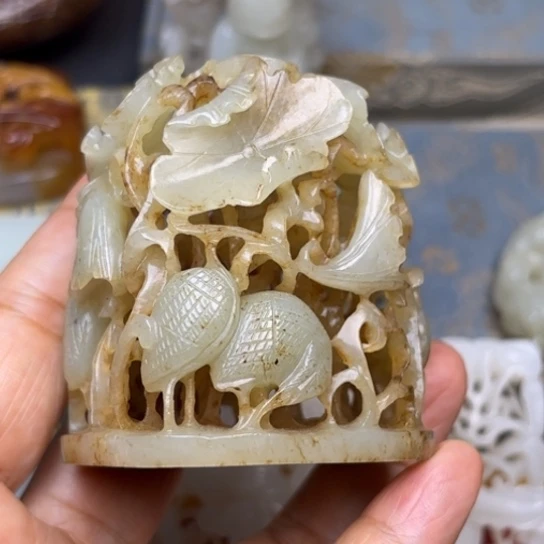 S***y和田玉未镶嵌颈饰