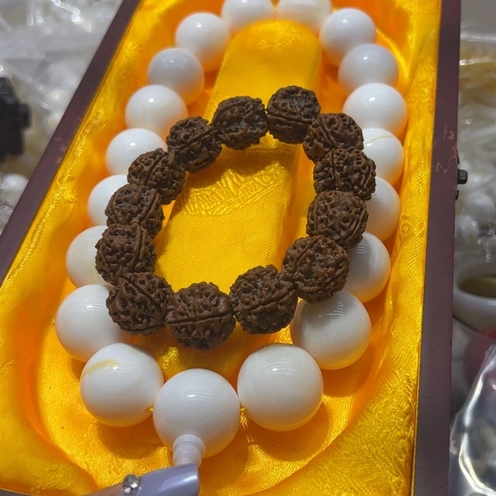 核桃手串/手链2.5全品手持带盒子