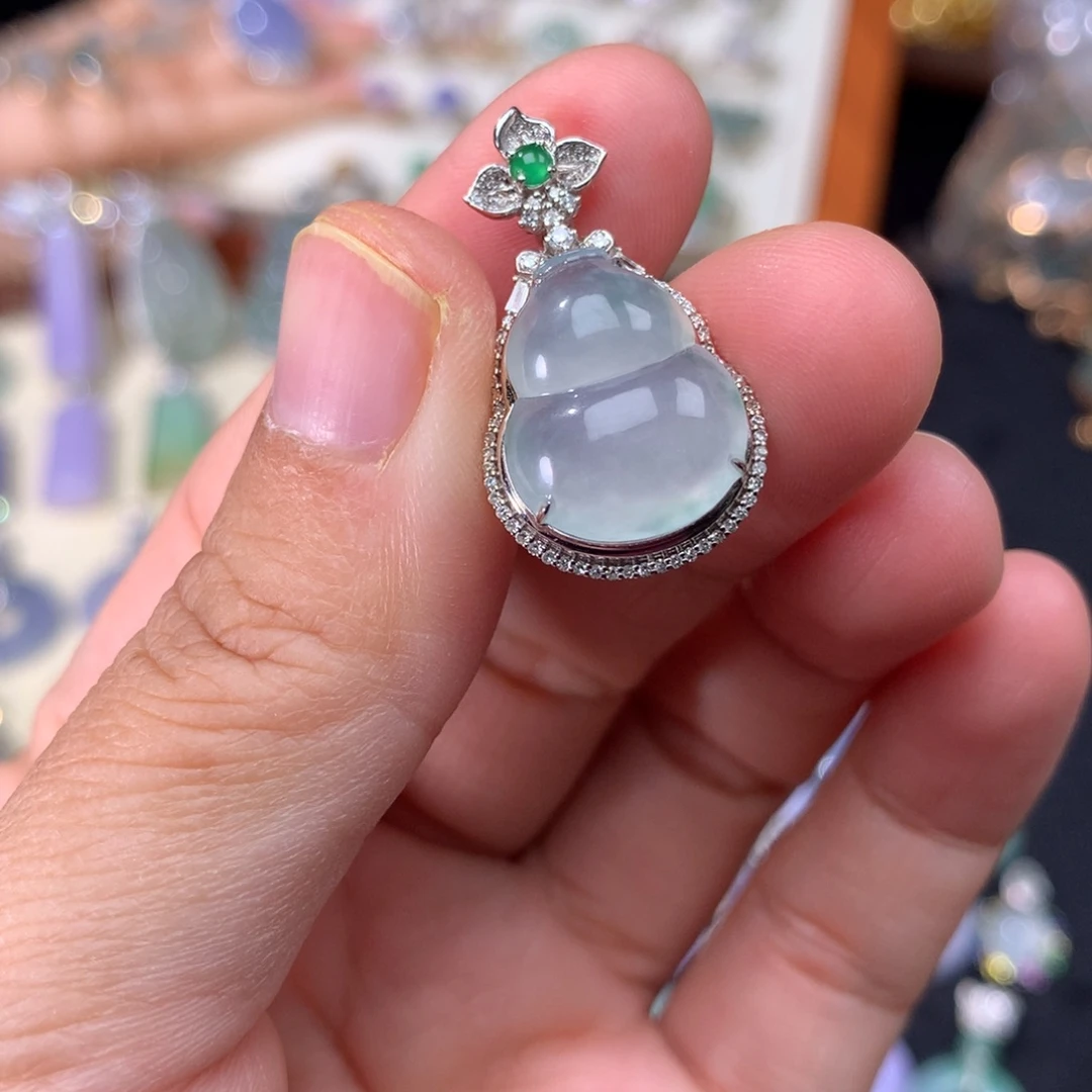 吊坠(不含链)18K金镶嵌翡翠