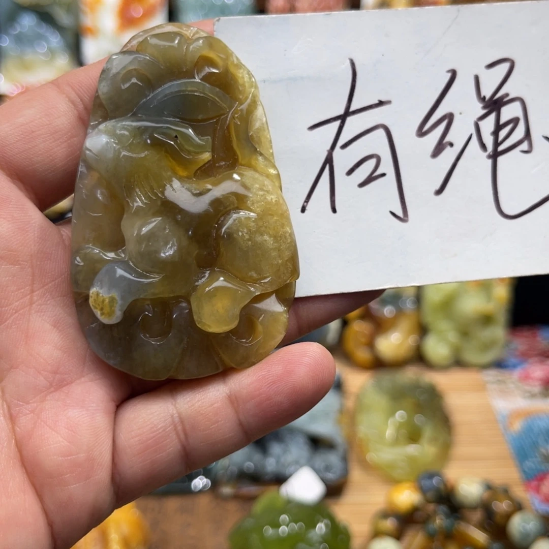 未镶嵌蛇纹石玉颈饰