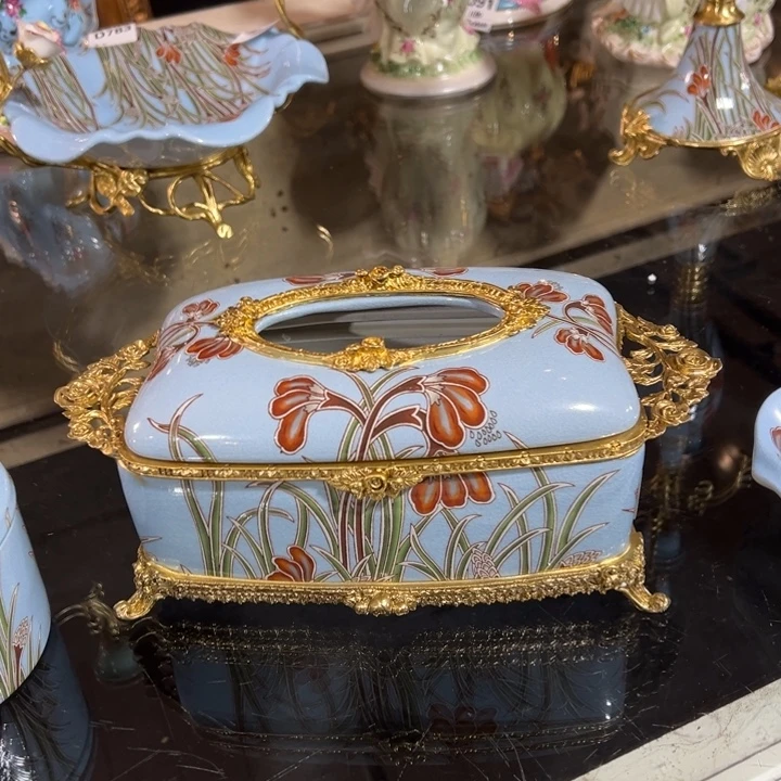 陶瓷铜配瓷长31厘米左右纸巾盒