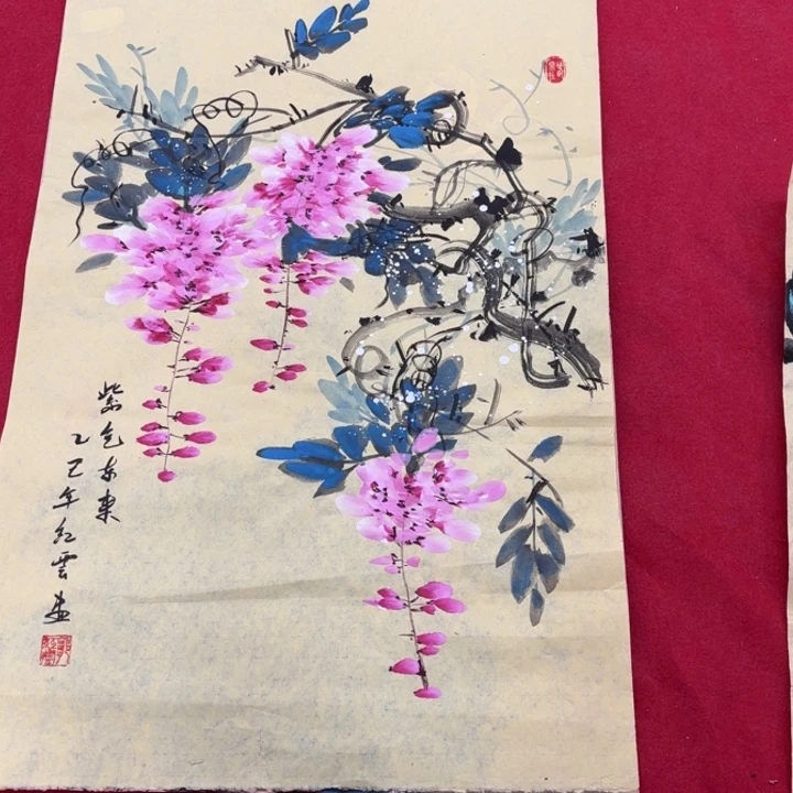 国画花鸟等图案为一体而成