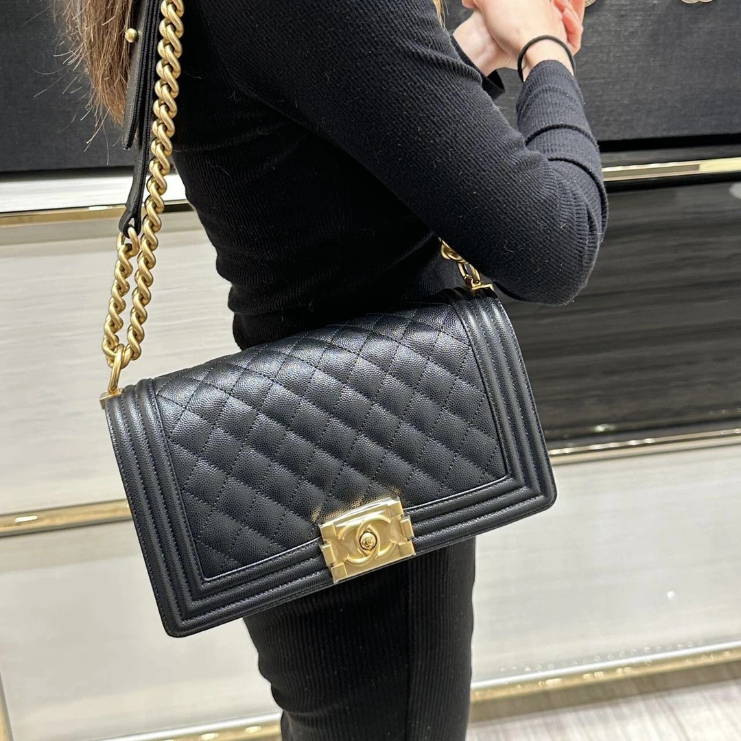 99新 Chanel/香奈儿 Chanel黑金leboy中号 25080014-02