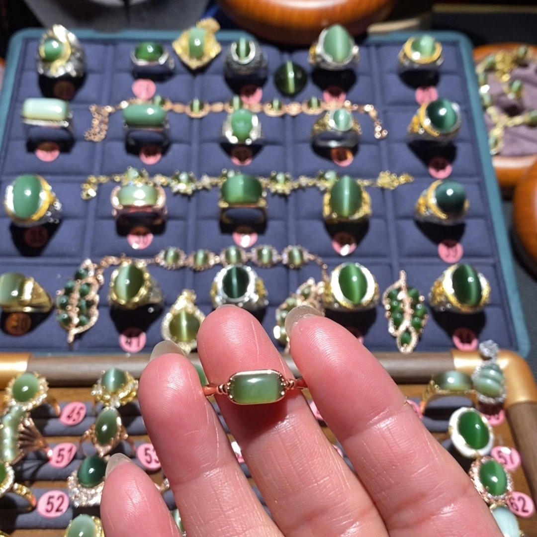 和田玉颈饰未镶嵌有**迹