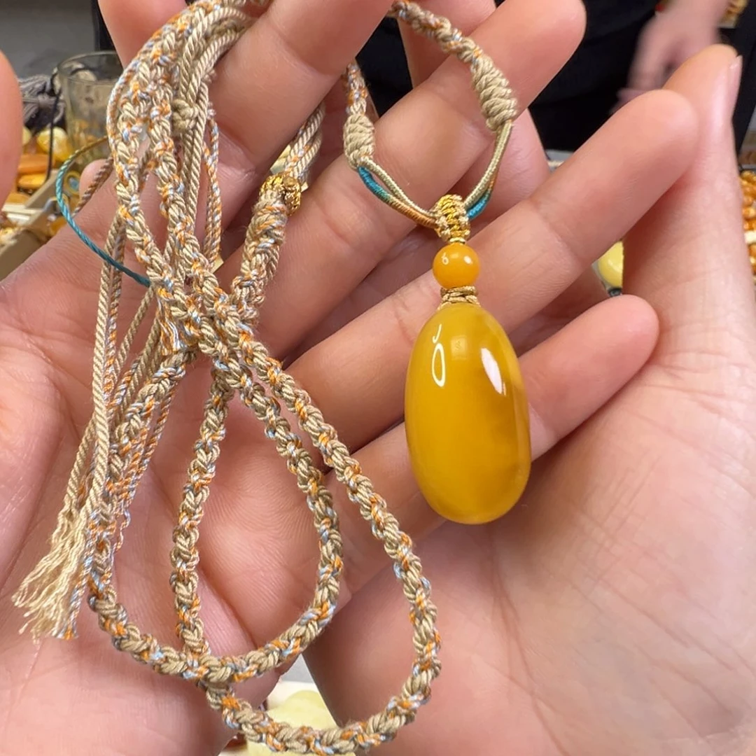 蜜蜡裸石未镶嵌蜜蜡