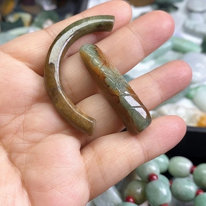 翡翠未镶嵌颈饰天然翡翠35