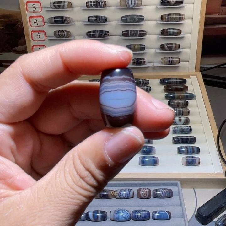 圻***光玛瑙/玉髓未镶嵌颈饰