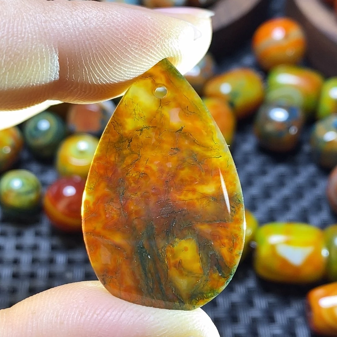 向***葵玛瑙/玉髓未镶嵌颈饰