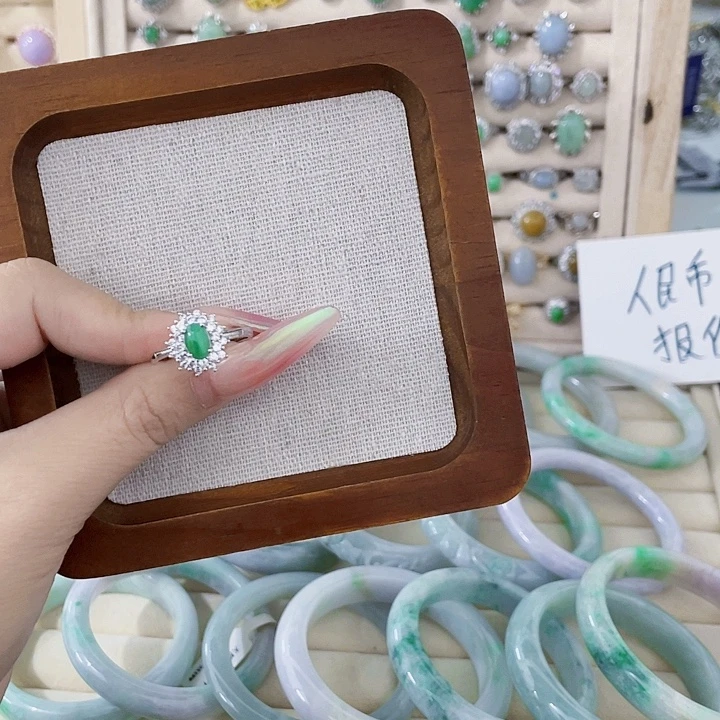 翡翠未镶嵌颈饰天然翡翠Ａ货