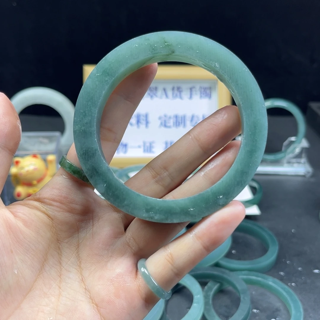 s***子定制翡翠未镶嵌手镯手镯