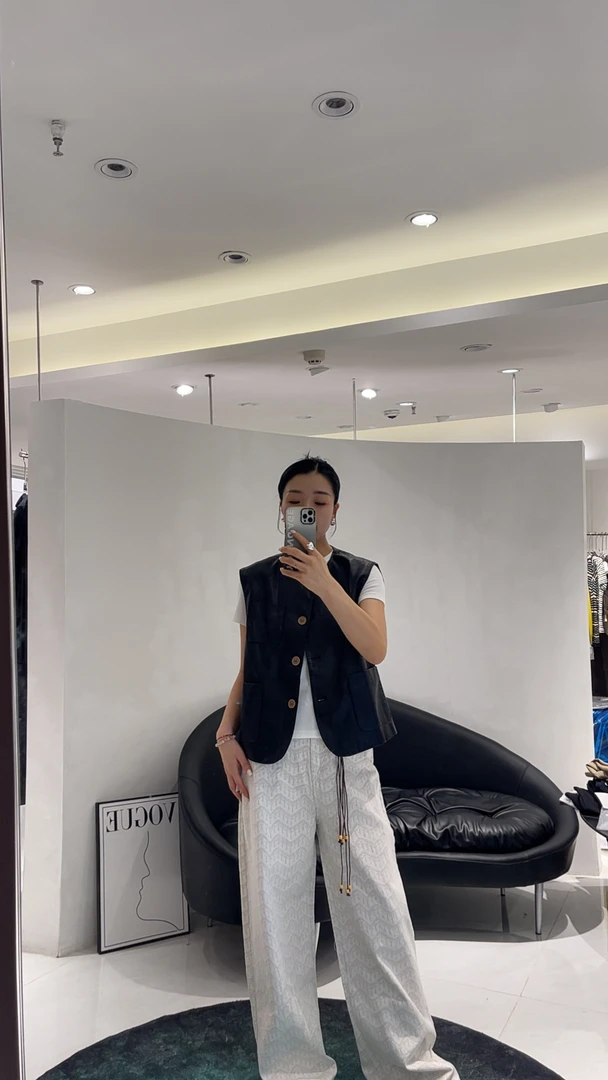 简约时尚圆领中袖针织衫纯色常规百搭通勤风毛针织衫