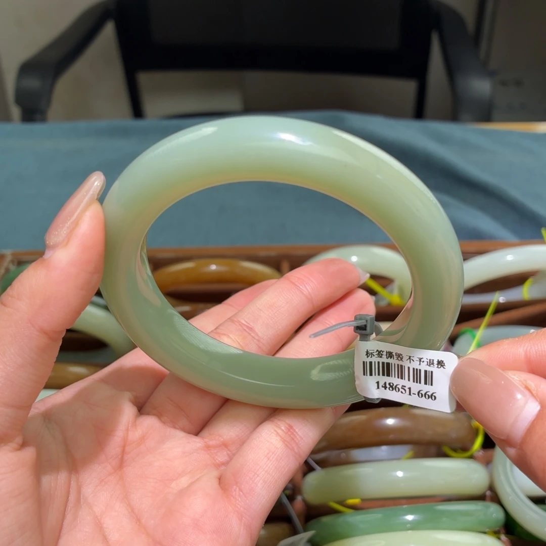 和田玉未镶嵌手镯62 63