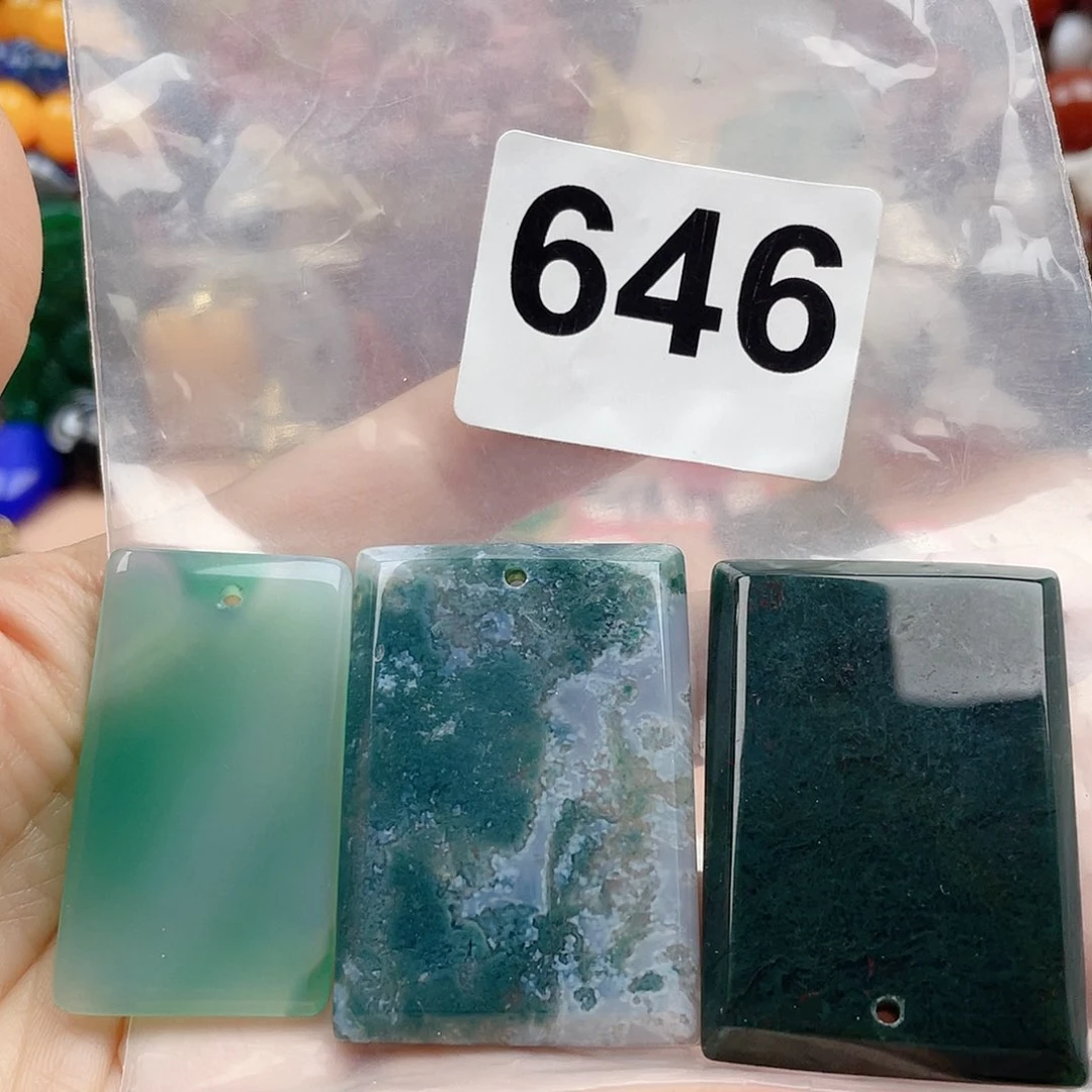 玛瑙/玉髓颈饰合金情**钟