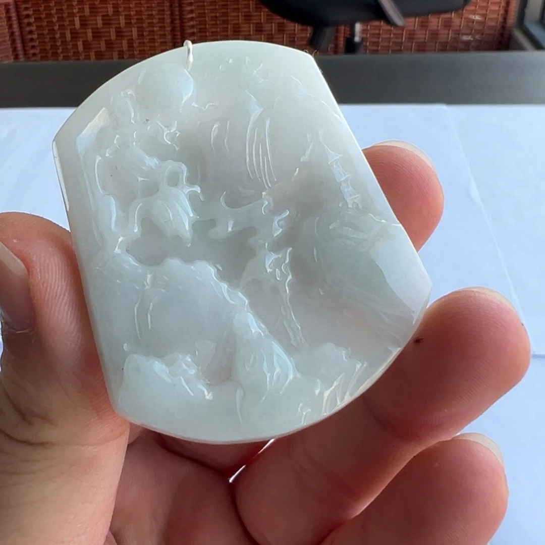 翡翠未镶嵌颈饰山水