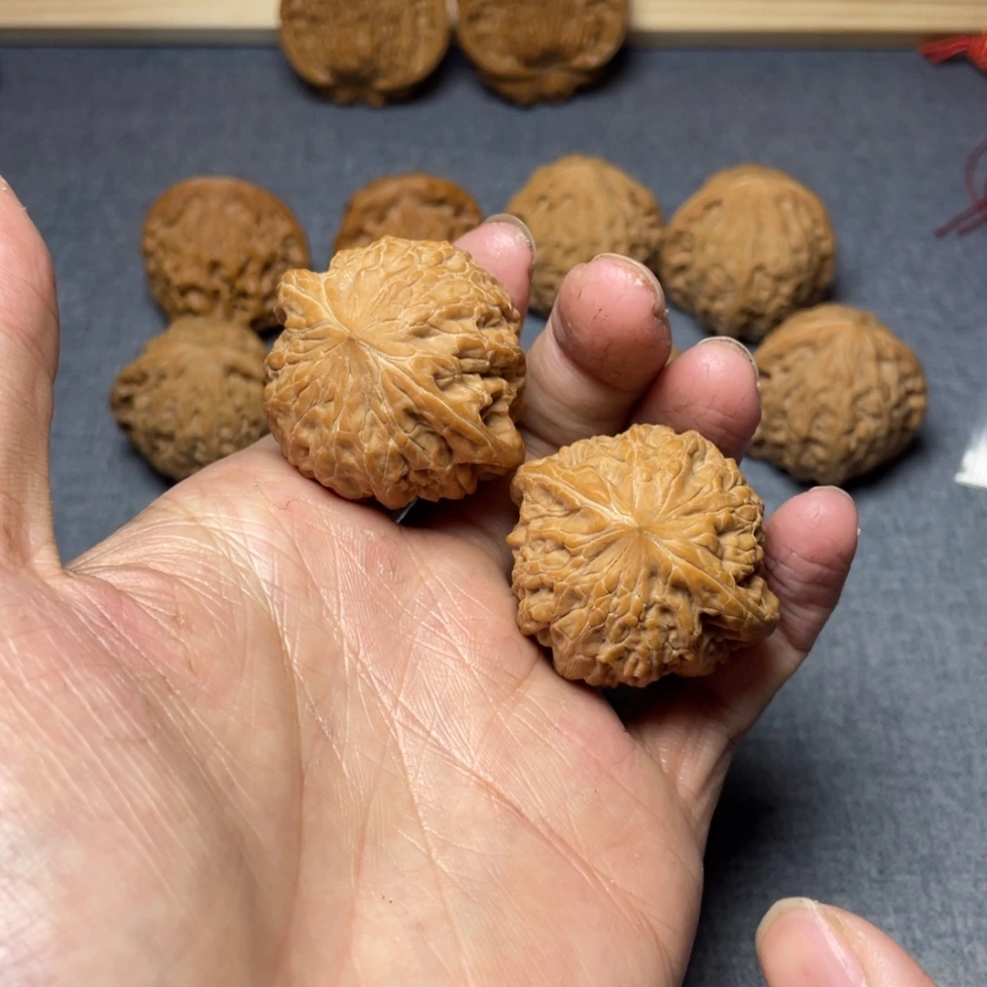 危***卟文玩核桃吊坠核桃