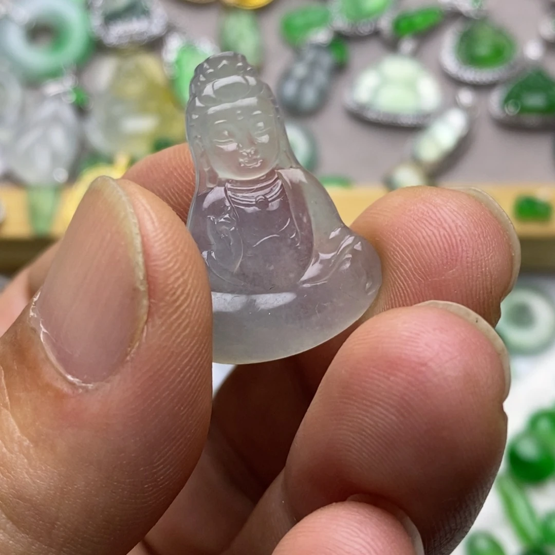 翡翠未镶嵌颈饰观音