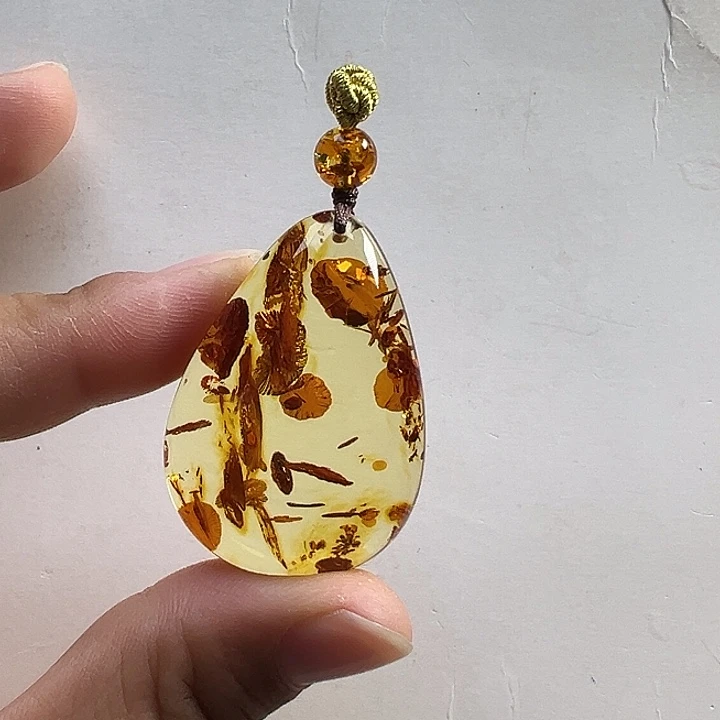 琥珀（花珀）颈饰未镶嵌